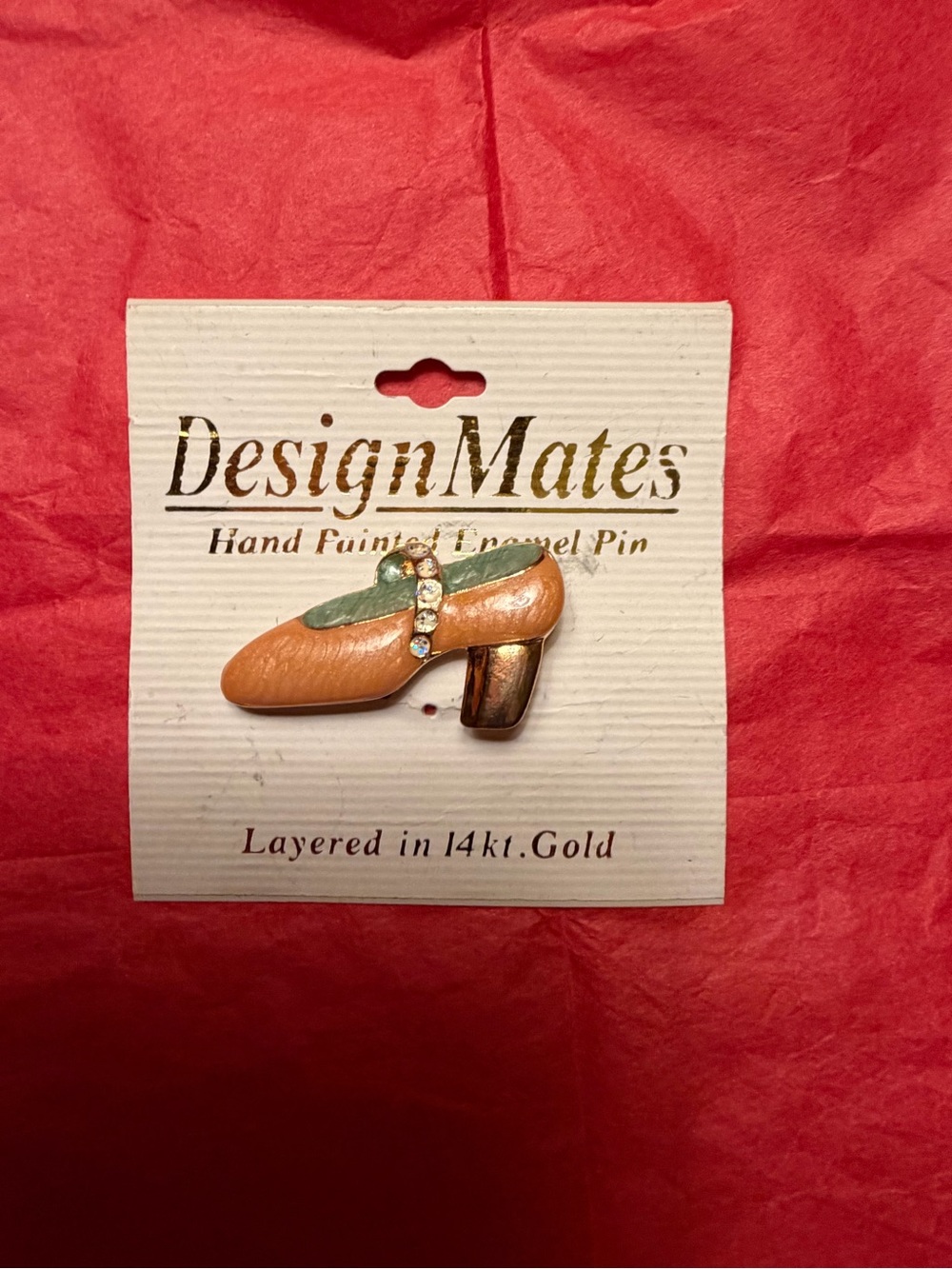 Design Mates vintage brooch